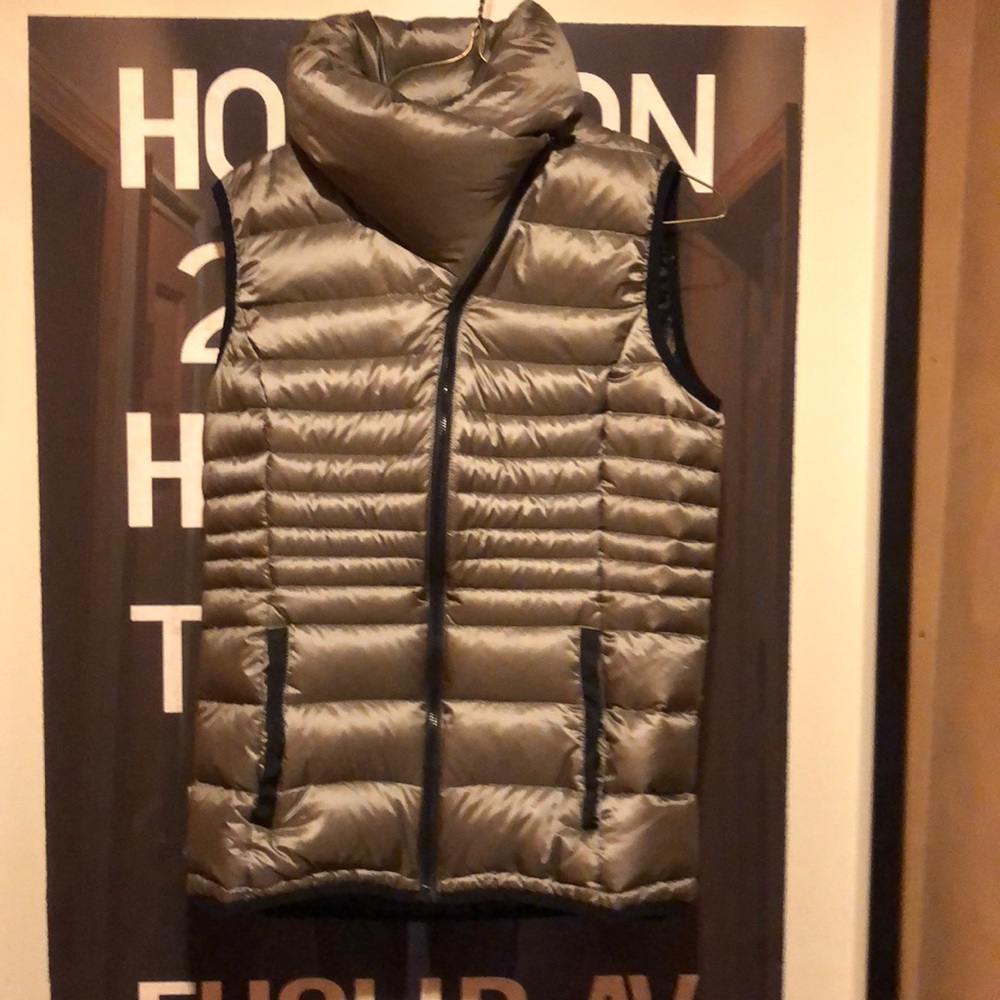 Victorinox Down Vest